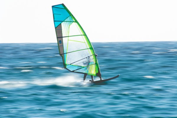 Quels sont les meilleurs spots pour faire du windsurf à Tarifa, Espagne?